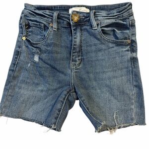 Kancan distressed denim shorts sz 2